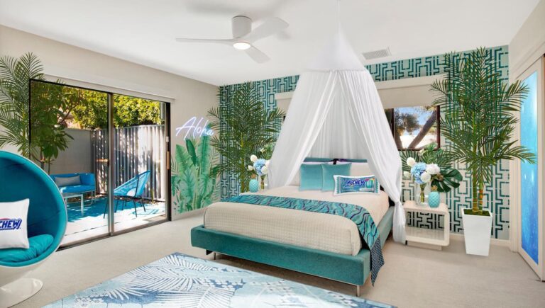 HI-CHEW Fantasy House Blue Hawaii Room